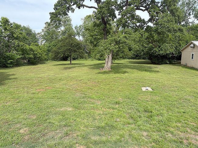 Image of 824 N Poplar Ln