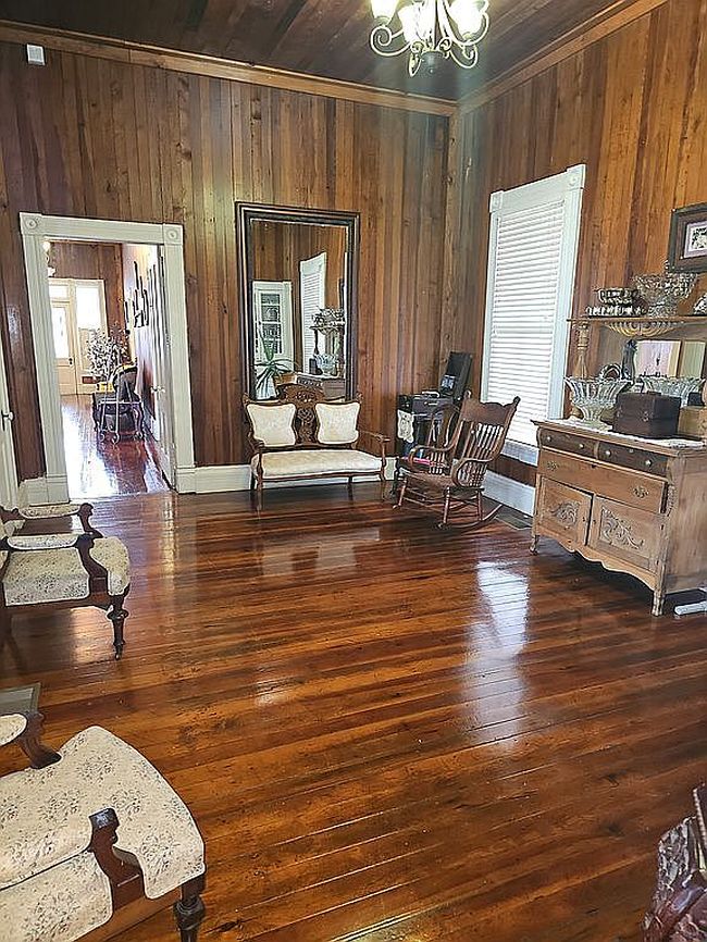 Photo of 202 S Autauga St, Autaugaville, AL