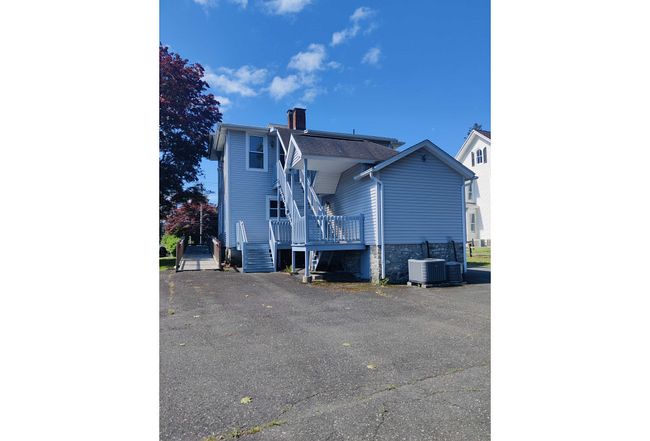 Photo of Mixed Use Property On Greenwood Avenue.