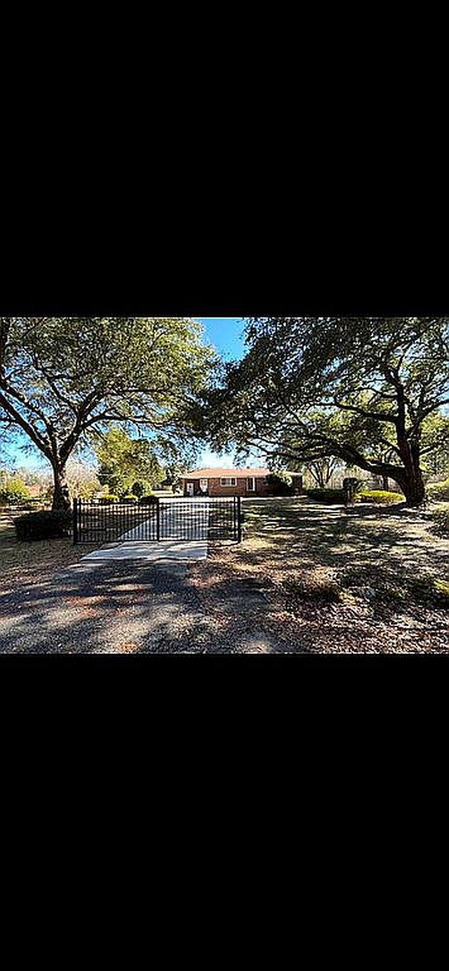 Image of 4428 Maple Ridge Rd