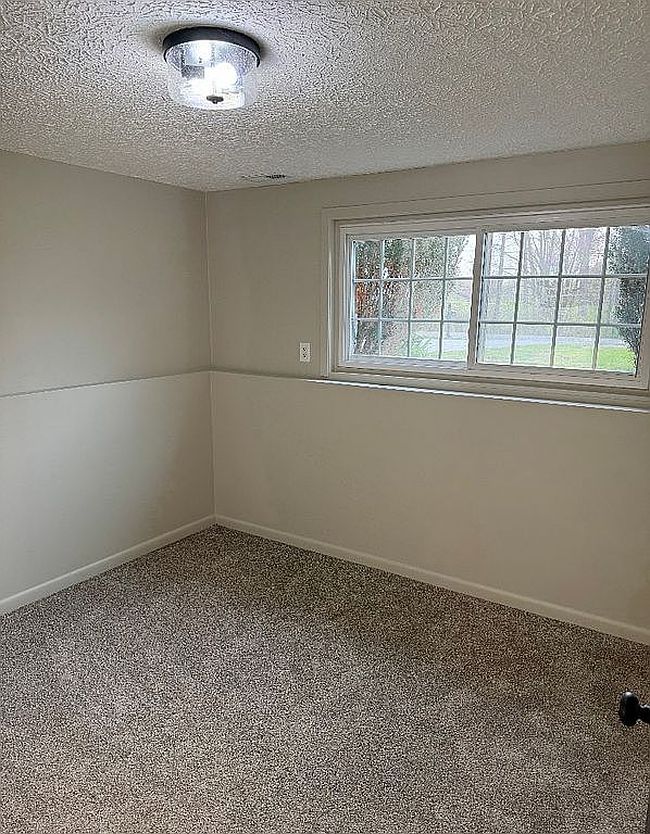 Image of 8110 Lake Rd Ne