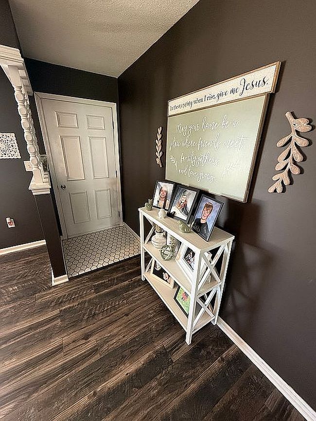 Photo of 7 Sharon Dr