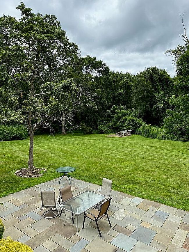 Photo of 9 Comanche Ct, Katonah, NY