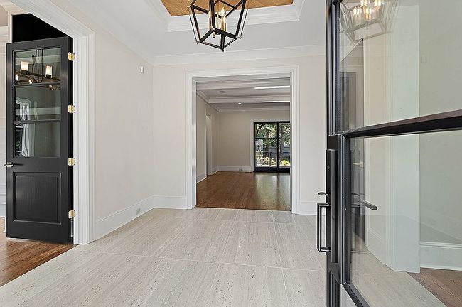 Additional photo 1 of property located at 521 Mansion Dr