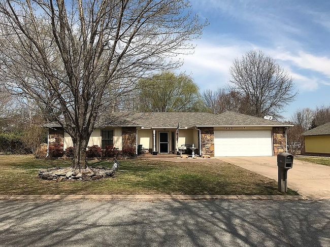 Image of 1423 Orchard Dr