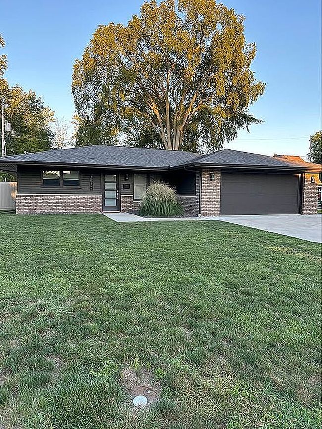 Photo of 1510 N 5th St, Pekin, IL