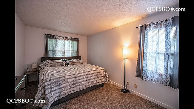 Photo of 2820 Greenway Dr, Bettendorf, IA