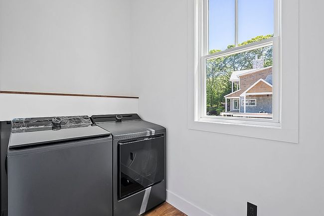 Photo of 16 Lovers Ln, Riverhead, NY