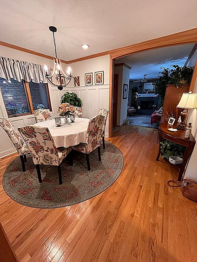 Photo of 2421 E 51st St, Davenport, IA