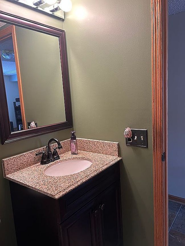 Image of 3879 Shannon Dr