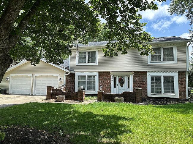 Photo of 8212 N Ravenwood Dr, Muncie, IN
