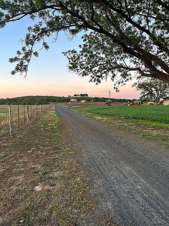 Photo of 3537 Fm 140, Uvalde, TX
