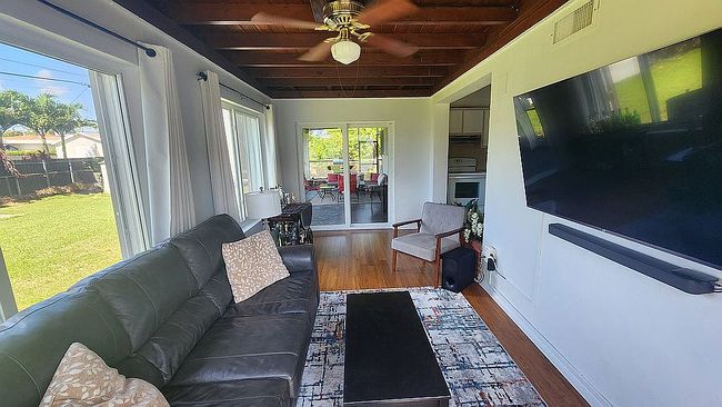 Additional photo 1 of property located at 7813 Sw 34th Ter