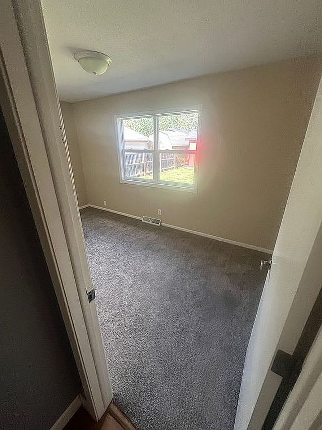 Photo of 6675 Nw 5th St, Des Moines, IA