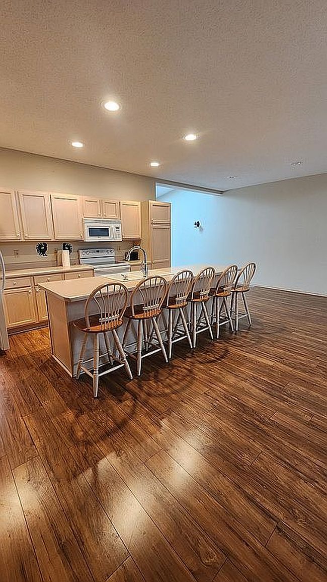 Photo of 2048 Hunters Ridge Dr, Mason City, IA