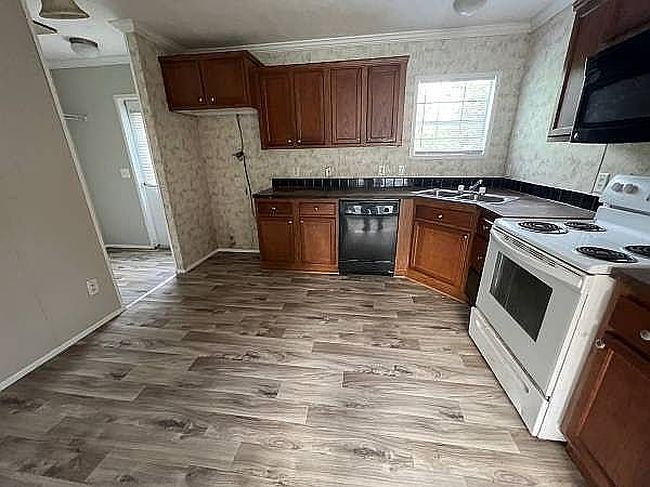 Image of 23 E Gate Dr