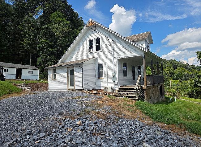 Photo of 323 Tatesville Rd, Everett, PA