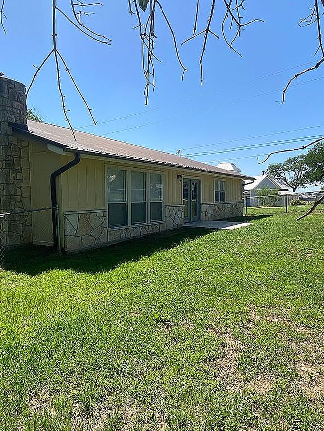 Image of 407 3rd St