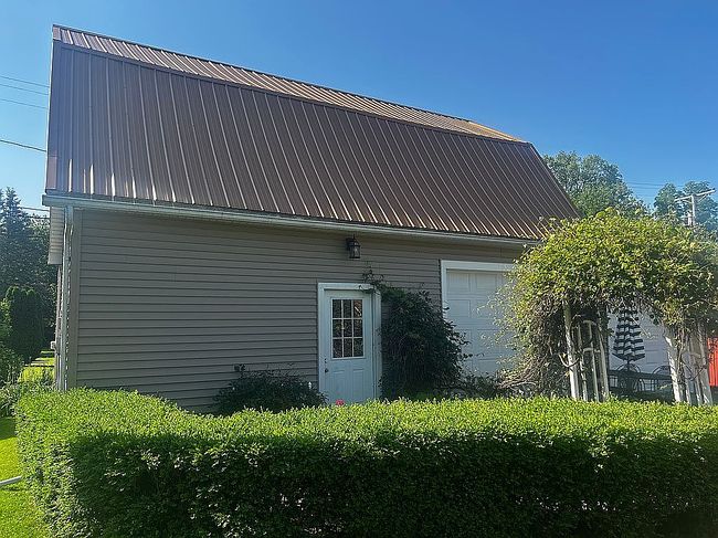 Photo of 303 W Front St, Pemberville, OH
