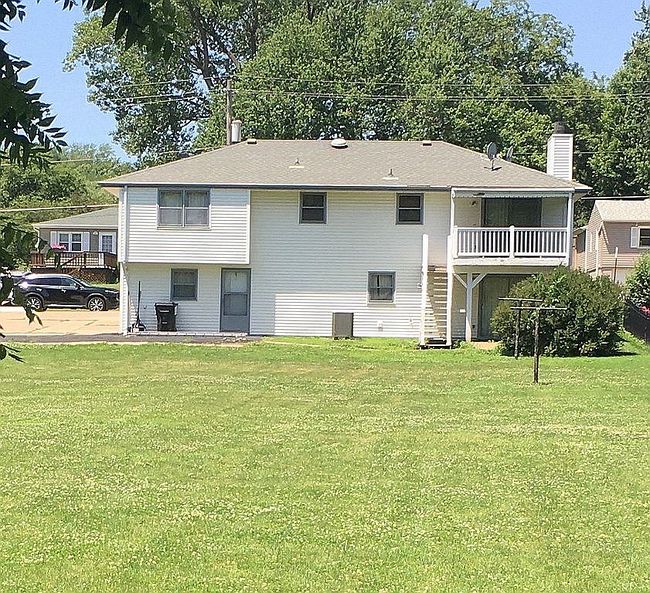 Image of 903 N Linn St