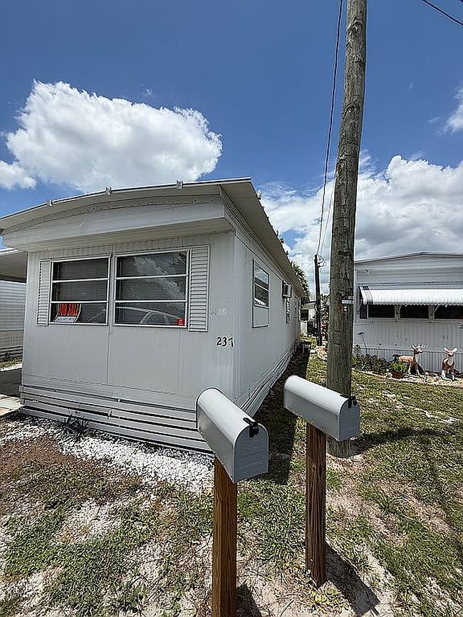 Preview of property located at 237 Cardinal Blvd #237