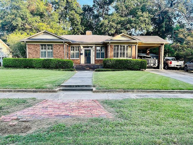 Photo of 204 E Jefferson Ave, Greenwood, MS