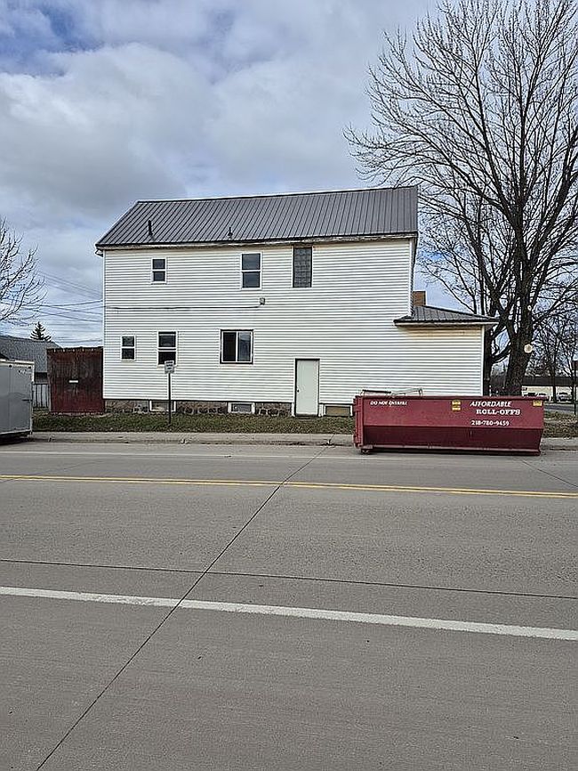 Image of 202 2nd St S