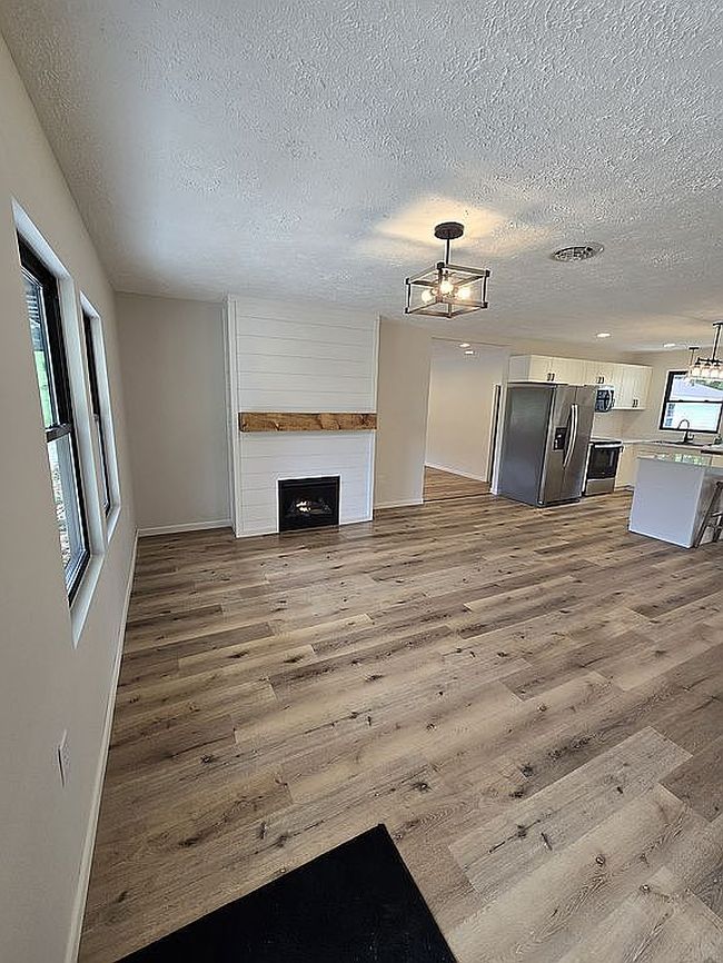 Photo of 130 Amby Ln, Vinton, OH