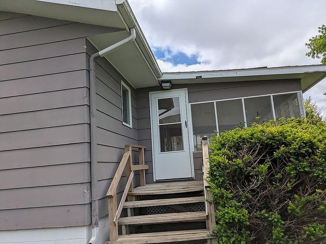 Image of 821 Country Club Dr