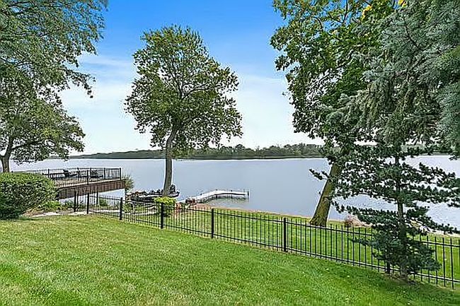 Photo of 1606 Gregden Shores Dr, Sterling, IL