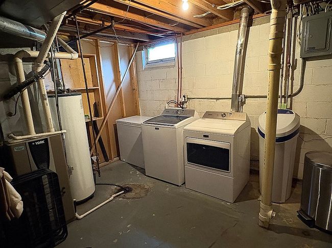 Additional photo 2 of property located at 130 Carolann St Nw