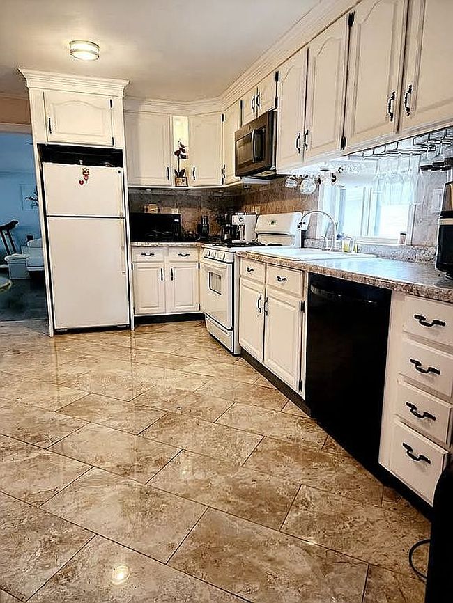 Photo of 94 E Lakeview Ave, Round Lake Beach, IL