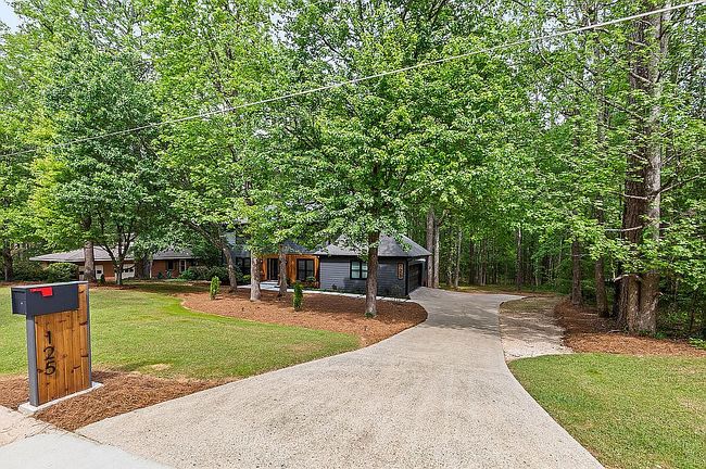 Photo of 125 Marilyn Ct, Fayetteville, GA