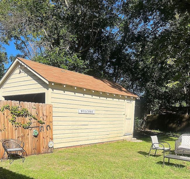 Image of 1203 Lamar St