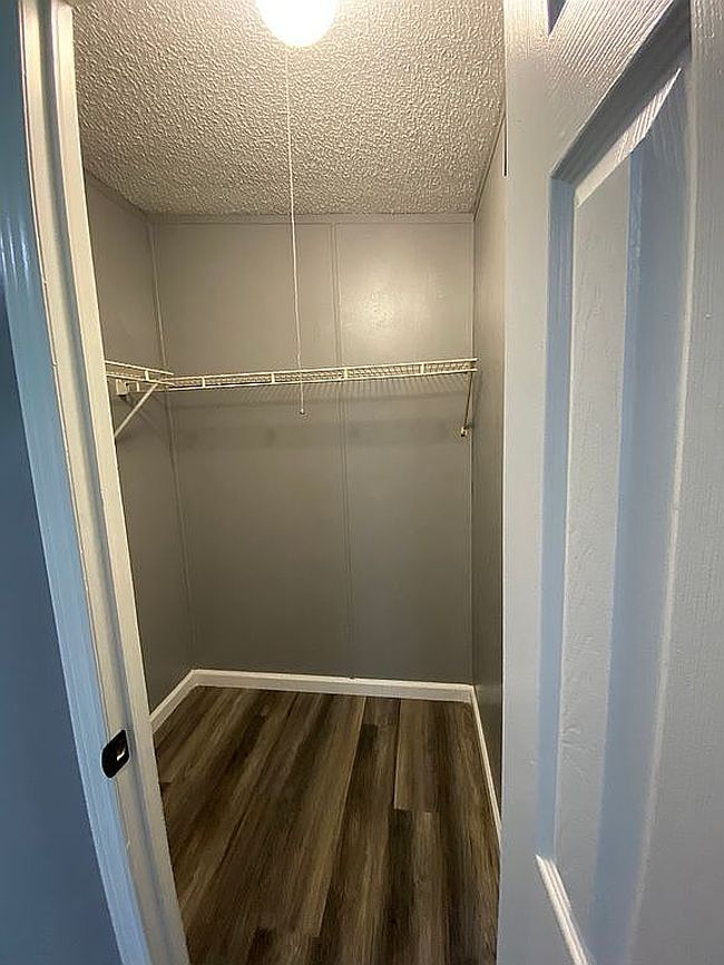 Image of 717 Ross Ln