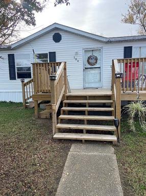 Additional photo 2 of property located at 104 Lyttle Dr