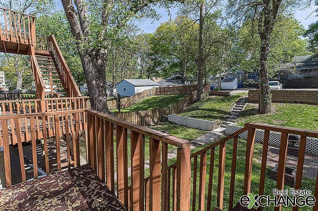 Photo of 1115 & 1117 E 15th St, Davenport, IA