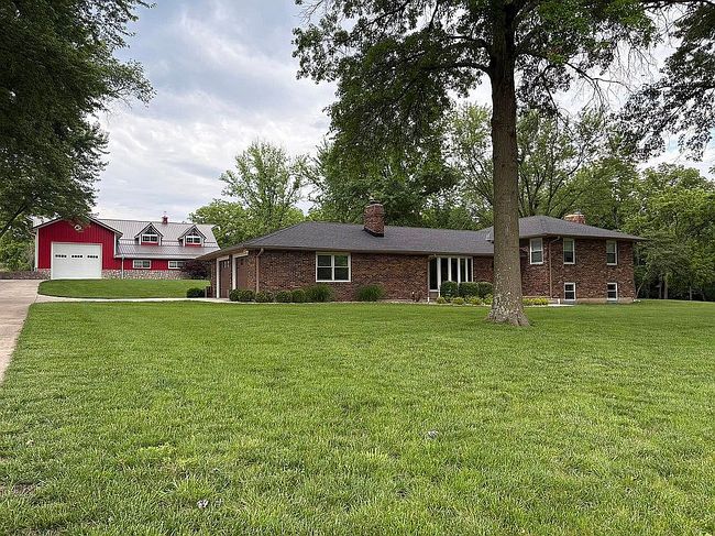 Photo of 14580 Leavenworth Rd, Basehor, KS