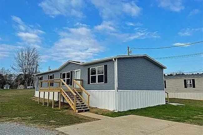 Image of 624 Cuzin Ray Ln