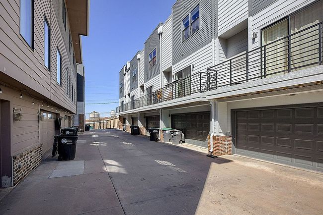 Image of 823 S 30th Ct