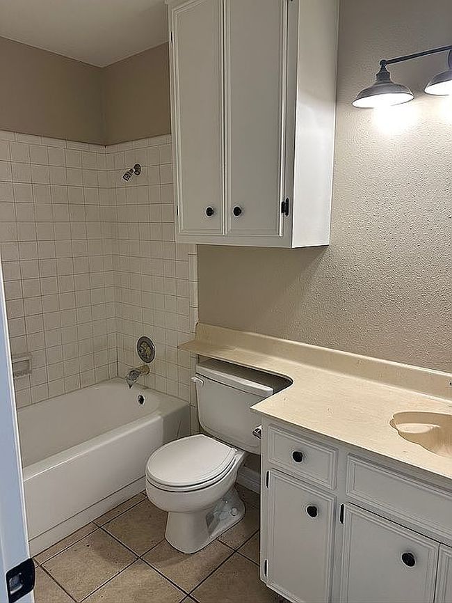 Photo of 102 Planters Dr, Victoria, TX