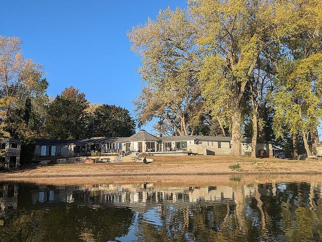 Image of 1965 Cottonwood Lake Dr
