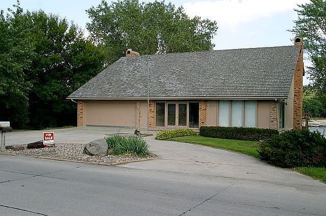 Photo of 625 Shorewood Ln, Waterloo, NE