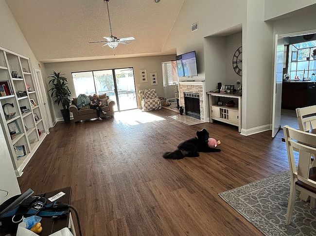 Image of 1042 Chesterfield Cir
