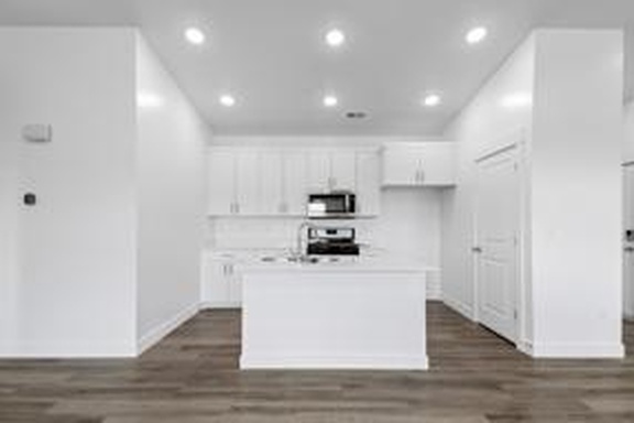 Image of 5801 S Garnet Dr