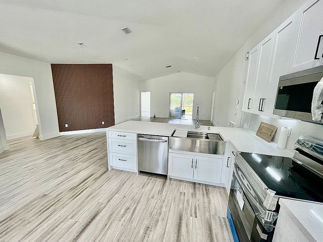 Image of 272 Sw Oakridge Dr