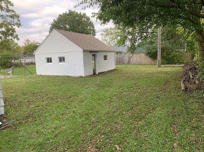 Additional photo 2 of property located at 2200 N Rosewood Ave