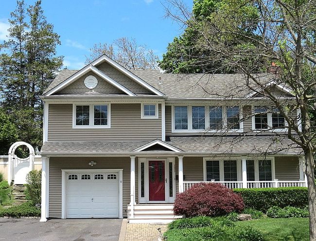 121 Ira Rd, Syosset, NY