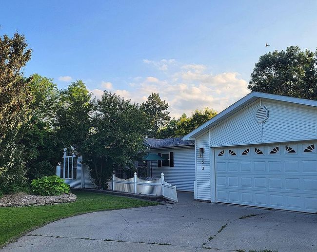 Photo of 53 Cottonwood Dr, Columbus, NE