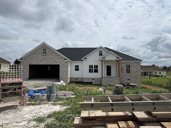 Photo of 561 Harvest Ln, Harrodsburg, KY